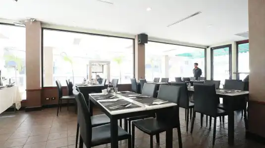 Admiral Suites - 9