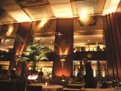 Hilton Cincinnati Netherland Plaza - 20