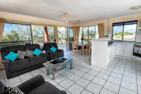 Alexander Beachfront Apartments - 50