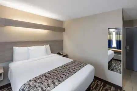 Microtel Inn & Suites by Wyndham Bossier City - 32