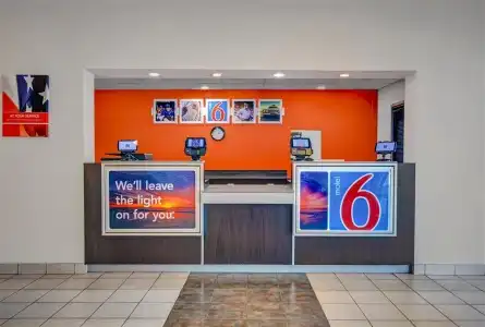 Motel 6 Tallahassee, FL - Downtown - 17