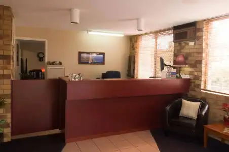 Lancaster Court Motel - 7