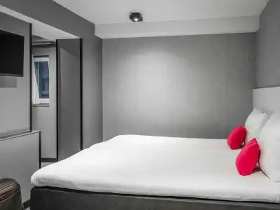 Ibis Styles Amsterdam Amstel - 1