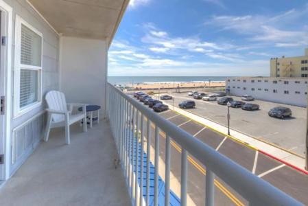 Commander & Suites - 54