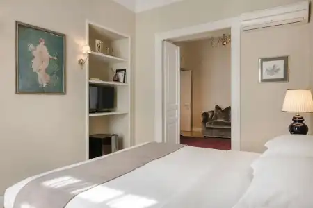 Noble Suites - 95