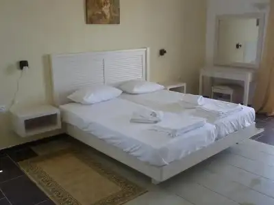 Oasis Kyparissia - 4