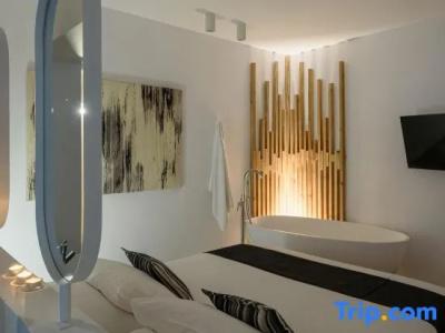 Muses Cycladic Suites - 206