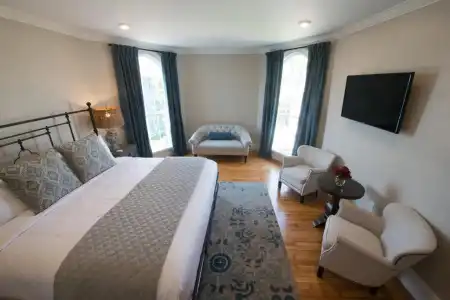 Serenity Inn Newport - 90