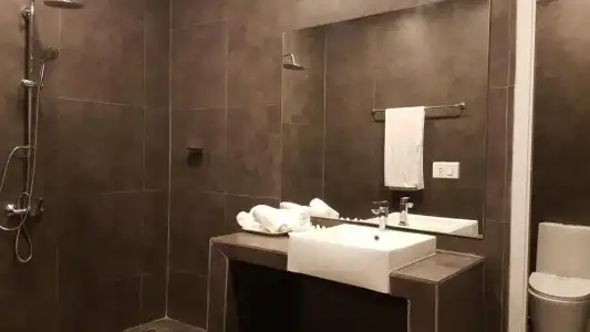 East Suites - 90