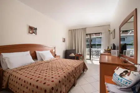 Porfi Beach - 4