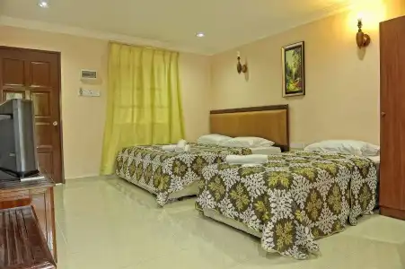 Penarak Bamboo Beach Motel - 6