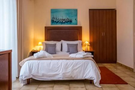 Apollo Resort Art - 100