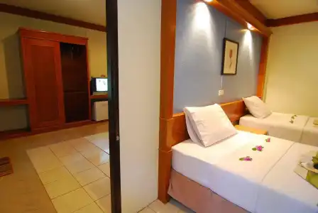 Lanta Nice Beach Resort - 4