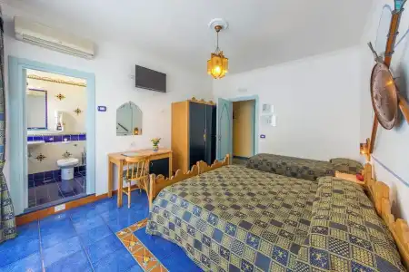 Riviera B&B Rooms and Apartament SEA-VIEW - 38