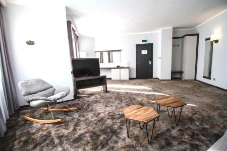 Best Western Plus Premium Inn - 76
