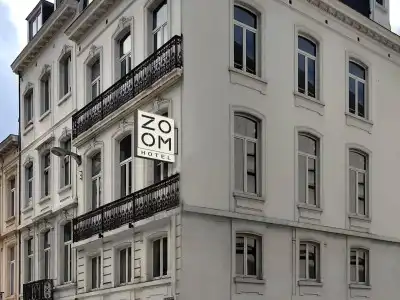 Zoom - 0