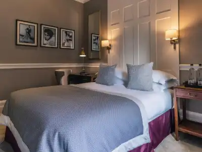 11 Cadogan Gardens and The Apartments by Iconic Luxurys - 54