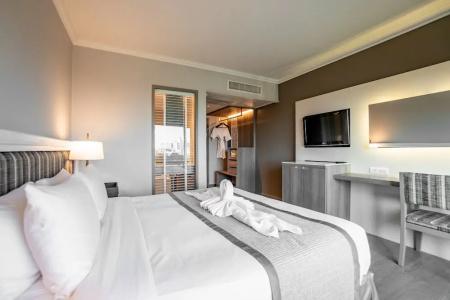 The Grand Riverside Phitsanulok - 41