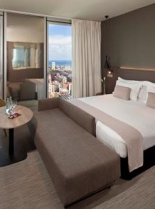 Meliá Barcelona Sky - 80