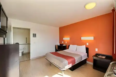Motel 6 Laredo, TX - South - 14