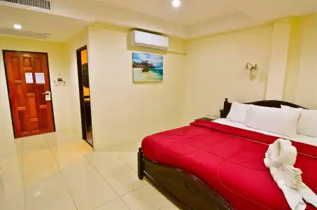 Square One Patong - 19