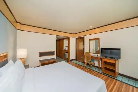 Botany Beach Resort Pattaya - 5