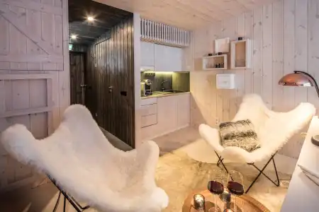 Arctic TreeHouse - 1