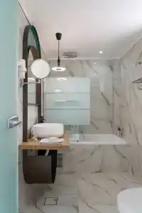 Zoe - 40