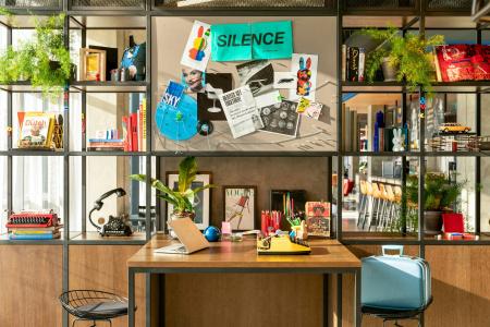Moxy Utrecht - 24