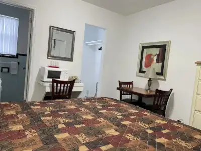 Shell Motel - 11