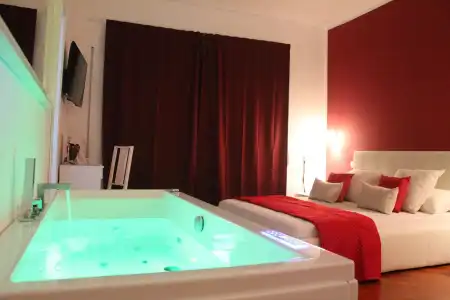 Le Coq Suites - 1