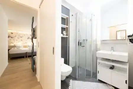 Little Suite Apartments - 6