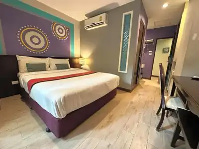 Sawasdee @ Sukhumvit Soi 8 - 74