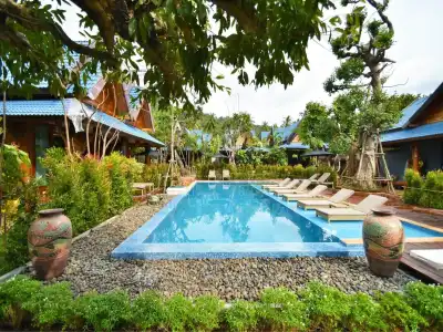 The Nine Thipthara Klongson Resort - 9