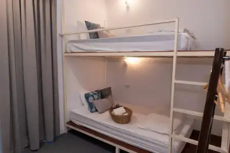 Oon Poshtel - 26