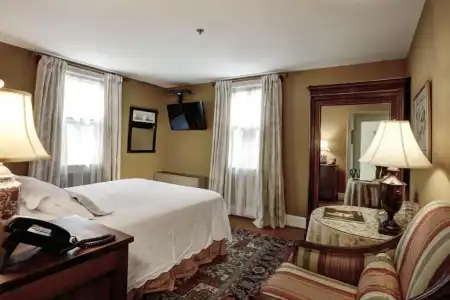 200 South Street Inn - 59