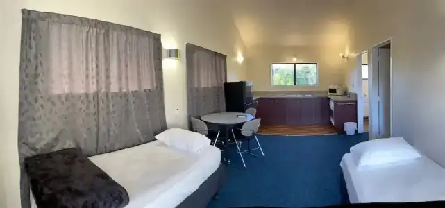 Rayland Epsom Motel - 25