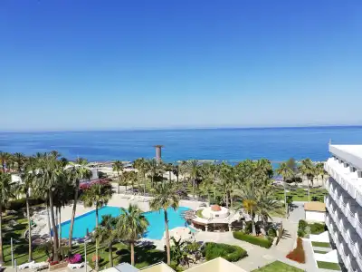 St. George Beach & Spa Resort - 36
