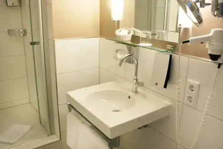 Bayerischer Hof - 50