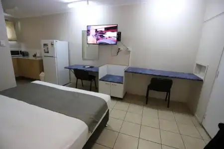Tropic Coast Motel - 172