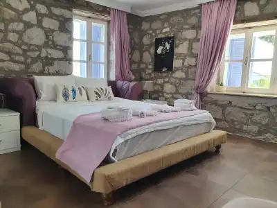 Leyla Suite - 23