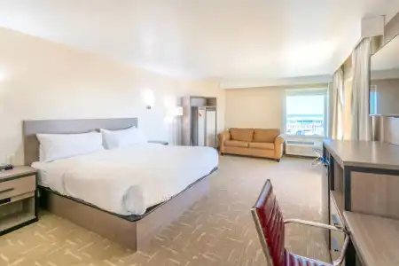 Clarion Pointe Galveston Seawall - 54