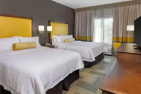 Hampton Inn & Suites Los Angeles/Hollywood - 53