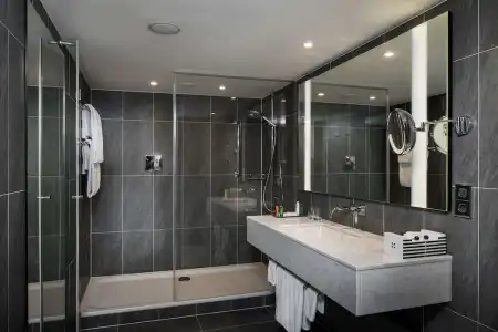 Hilton Vienna Plaza - 41