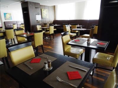 Plaza Premium Salzburg - 33