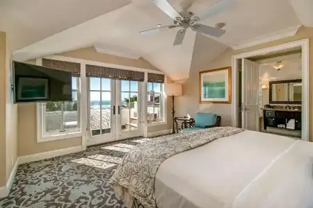 Beach Village at The Del, LXRs & Resorts - 98
