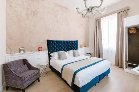 Rhea Silvia Luxury Navona - 18