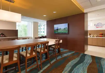 Fairfield Inn & Suites by Marriott Calgary Downtown - 21