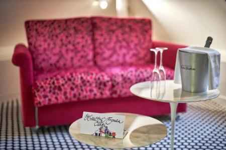 Hôtel du Petit Moulin, Haute Couture by Lacroix - 122