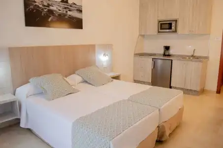 Klayman Olivina Aparthotel - 5